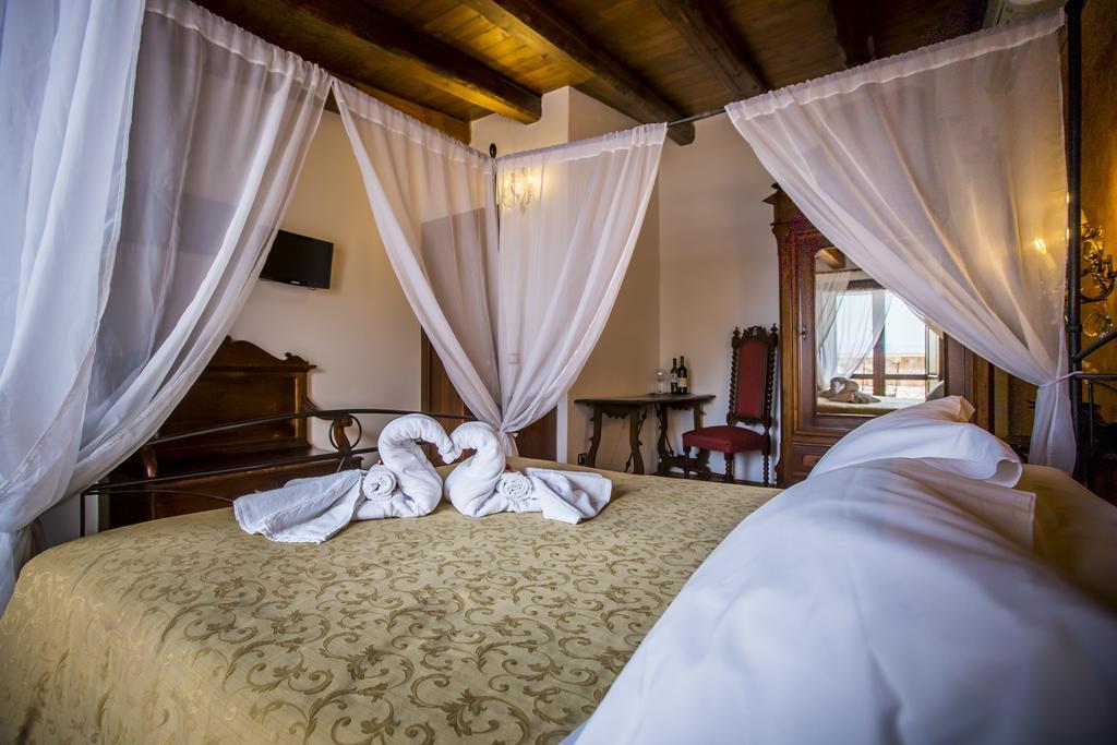Bed and Breakfast Palazzo Giunta - Porta Marina Ortigia à Syracuse Extérieur photo
