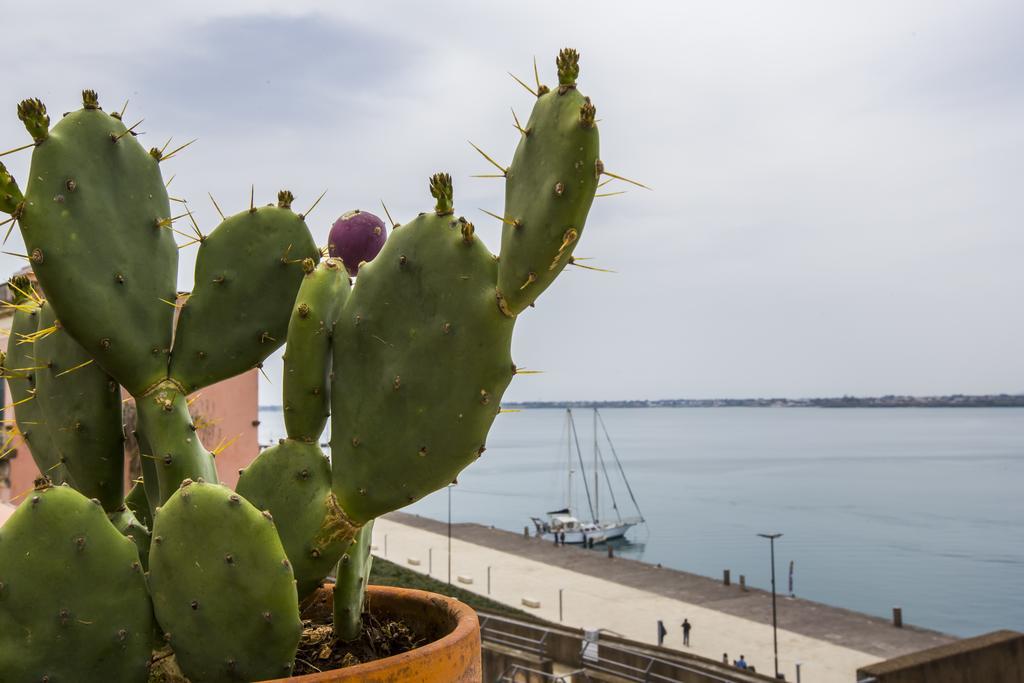 Bed and Breakfast Palazzo Giunta - Porta Marina Ortigia à Syracuse Extérieur photo