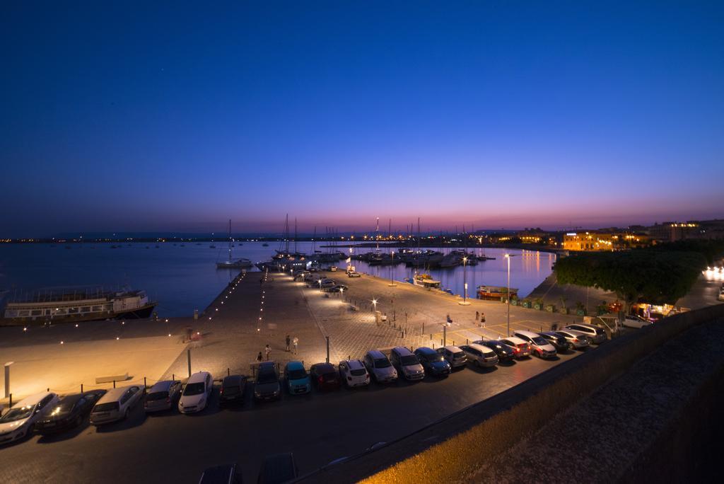 Bed and Breakfast Palazzo Giunta - Porta Marina Ortigia à Syracuse Extérieur photo